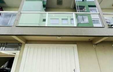 Imagem: A casa em condomínio possui 2 Dormitórios, 1 Banheiro, 2 Vagas