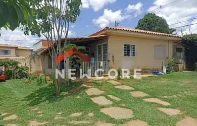 Imagem: A casa em condomínio possui 2 Dormitórios, 2 Banheiros, 5