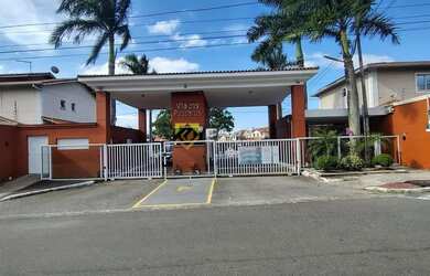 Imagem: A casa possui 3 Dormitórios, 3 Banheiros, 2 Vagas na garagem