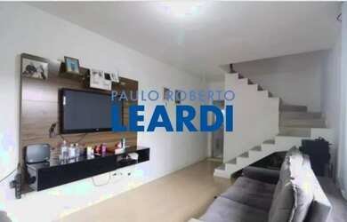 Imagem: A casa possui 3 Dormitórios, 3 Banheiros, 4 Vagas na garagem