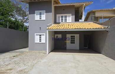 Imagem: A casa possui 4 Dormitórios, 3 Banheiros, 5 Vagas na garagem