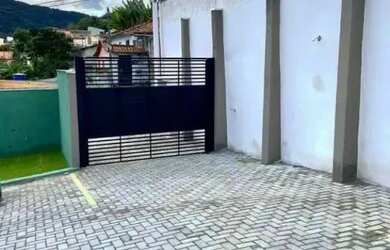 Imagem: A casa possui 2 Dormitórios, 1 Banheiro, 2 Vagas na garagem