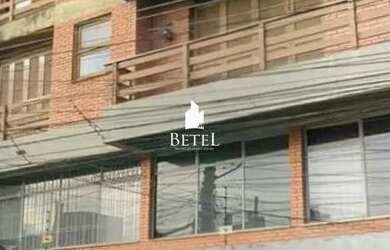 Imagem: O apartamento possui 3 Dormitórios, 1 Banheiro, 1 Vaga na garagem