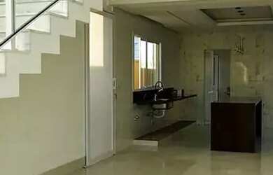 Imagem: A casa possui 3 Dormitórios, 4 Banheiros, 4 Vagas na garagem