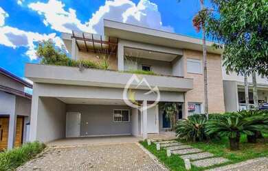 Imagem: A casa em condomínio possui 4 Dormitórios, 5 Banheiros, 4