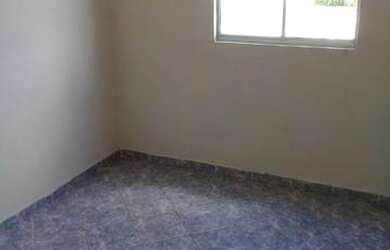 Imagem: A casa possui 2 Dormitórios, 1 Banheiro, 2 Vagas na garagem