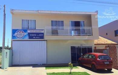 Imagem: A casa possui 3 Dormitórios, 2 Banheiros, 5 Vagas na garagem