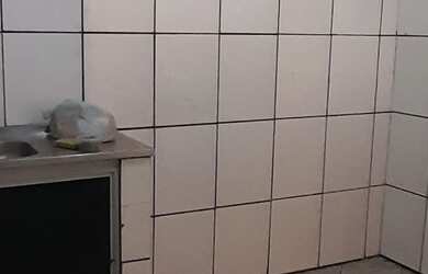 Imagem 3: Aluga-se esta casa. Varanda, Área de serviço, 1 Banheiroe1 Dormitório