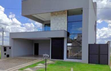 Imagem: A casa em condomínio possui 4 Dormitórios, 5 Banheiros, 4