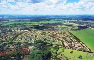 Imagem: O terreno à venda possui 300m² de Área e está localizado