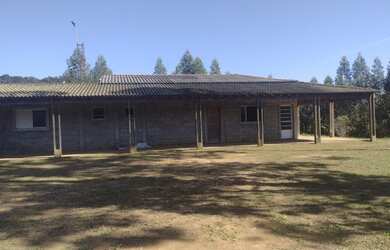 Imagem: A fazenda possui 2.000m² de Área e está localizado em Centro