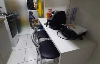 Imagem: O apartamento possui 2 Dormitórios, 1 Banheiro, 2 Vagas na