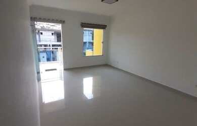 Imagem: A casa possui 3 Dormitórios, 3 Banheiros, 1 Vaga na garagem