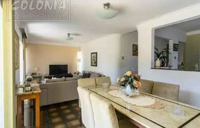 Imagem: A casa possui 2 Dormitórios, 4 Banheiros, 5 Vagas na garagem