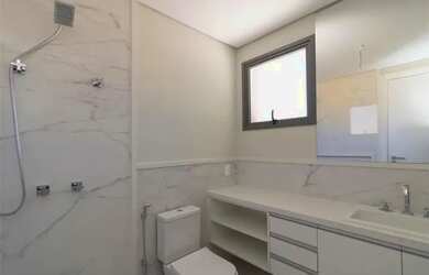 Imagem 5: Casa com 4 Quartos e 6 banheiros à Venda, 371 m² por R$ 7.90