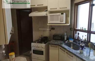 Imagem: O apartamento possui 2 Dormitórios, 1 Banheiro, 2 Vagas na