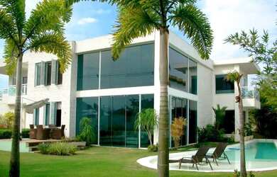 Imagem: A casa em condomínio possui 5 Dormitórios, 5 Banheiros, 5