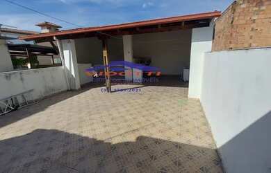 Imagem: A casa possui 2 Dormitórios, 2 Banheiros, 80m² de Área e