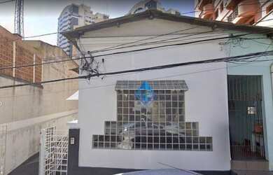 Imagem: A casa possui 4 Dormitórios, 2 Banheiros, 170m² de Área e