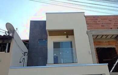 Imagem: A casa possui 2 Dormitórios, 3 Banheiros, 1 Vaga na garagem