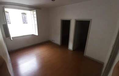 Imagem: O apartamento possui 2 Dormitórios, 1 Banheiro e está localizado