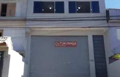 Imagem: O depósito possui 2 Vagas na garagem, 400m² de Área e está