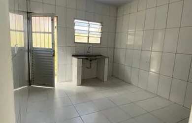 Imagem: A casa possui 1 Dormitório, 1 Banheiro, 1 Vaga na garagem e