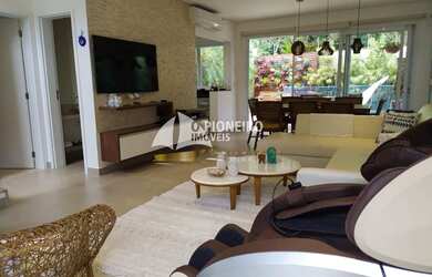 Imagem: A casa em condomínio possui 5 Dormitórios, 5 Banheiros, 2