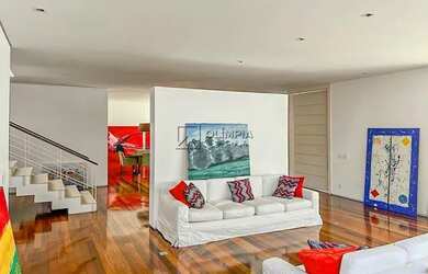 Imagem: A casa possui 3 Dormitórios, 5 Banheiros, 5 Vagas na garagem