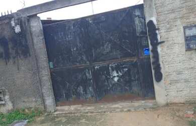 Imagem: A casa possui 3 Dormitórios, 1 Banheiro e está localizado