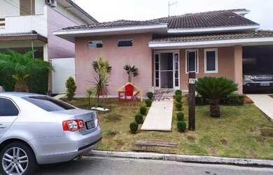 Imagem: A casa em condomínio possui 3 Dormitórios, 3 Banheiros, 2