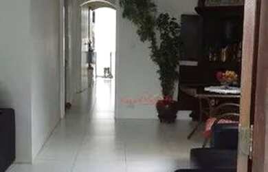 Imagem: A casa possui 2 Dormitórios, 2 Banheiros, 1 Vaga na garagem