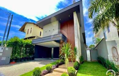 Imagem: A casa em condomínio possui 4 Dormitórios, 5 Banheiros, 4