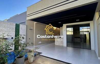 Imagem: A casa possui 3 Dormitórios, 3 Banheiros, 4 Vagas na garagem