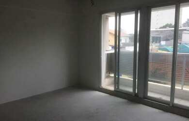 Imagem: O depósito possui 5 Vagas na garagem, 242m² de Área e está