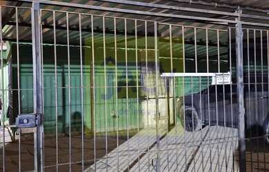 Imagem: A casa possui 2 Dormitórios, 1 Banheiro, 1 Vaga na garagem