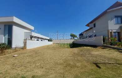 Imagem: O terreno possui 435m² de Área e está localizado em Loteamento