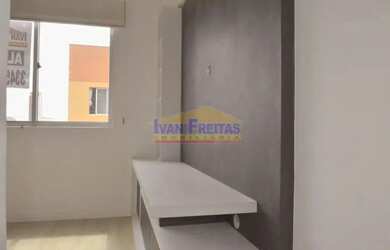 Imagem 13: Amplo apartamento semimobiliado com sacada no Novo Mundo