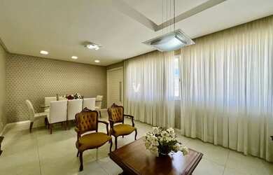 Imagem 7: Ampla casa central reformada e com piscina