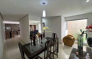 Imagem: A casa possui 2 Dormitórios, 2 Banheiros, 1 Vaga na garagem