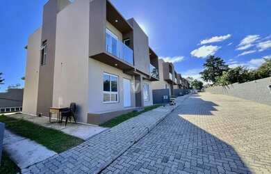 Imagem: A casa em condomínio à venda possui 2 Dormitórios, 3 Banheiros