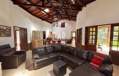 Imagem: A casa em condomínio possui 5 Dormitórios, 5 Banheiros, 5