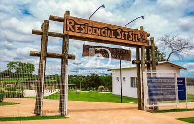 Imagem: O terreno possui 200m² de Área e está localizado em São