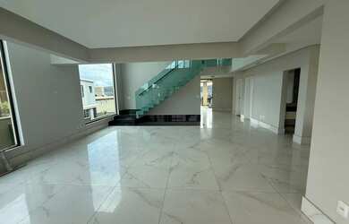 Imagem 2: Imóvel para venda possui 370 metros quadrados com 4 quartos no Alphaville Lagoa dos Ingles