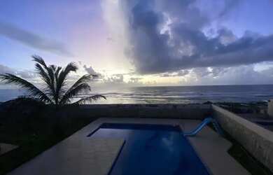 Imagem 7: Casa pé na areia com 3/4 sendo duas suítes, piscina, Praia de Ipitanga,...
