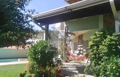 Imagem: O depósito para alugar possui 5 Vagas na garagem e 460m² de