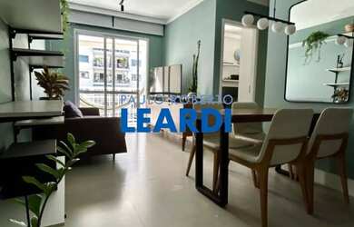 Imagem: O apartamento possui 2 Dormitórios, 1 Banheiro, 1 Vaga na garagem