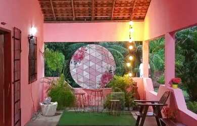 Imagem: A casa possui 4 Dormitórios, 3 Banheiros, 5 Vagas na garagem