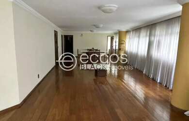 Imagem: O apartamento possui 4 Dormitórios, 3 Banheiros, 3 Vagas na