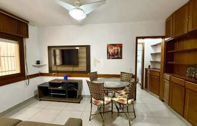 Imagem: O apartamento possui 1 Dormitório, 1 Banheiro, 1 Vaga na garagem